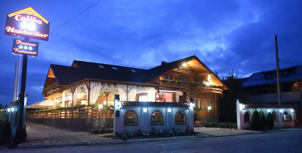 Domeniul Haiducilor Bucovina Villa Suceava Exterior photo